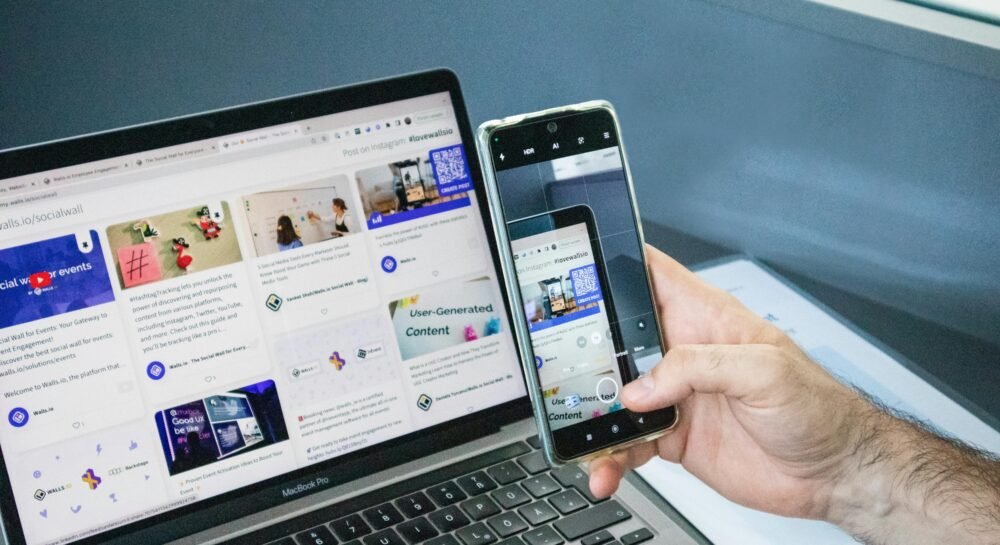 How to Use AI to Start a Small Digital Business