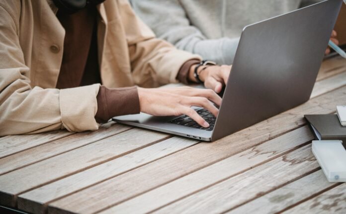 Online Work Ideas That Require Low Investment